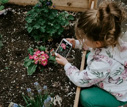 child using phone app