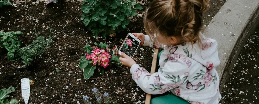 child using phone app