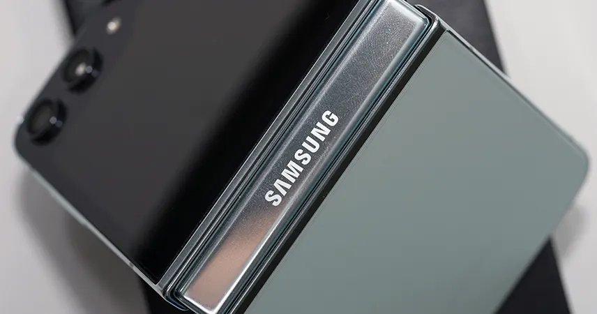 New Samsung Galaxy Z Flip5 Phone: View Specs, Prices & Colors